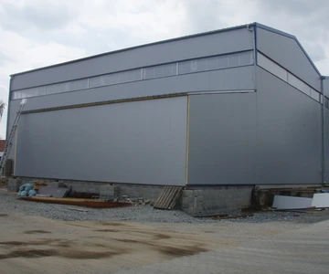 Skladová hala, Zápy